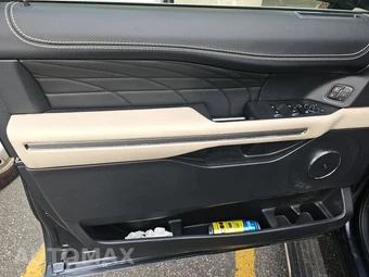 2024 Ford Expedition MAX Platinum - miniatura 9