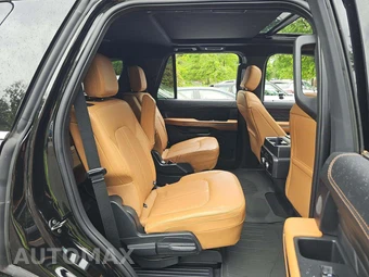 2024 Ford Expedition Platinum - miniatura 17