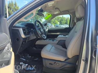 2024 Ford Expedition XLT - miniatura 3