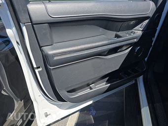 2024 Ford Expedition XLT - miniatura 9