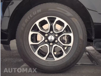 2024 Ford Expedition XLT - miniatura 9