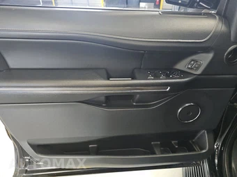 2024 Ford Expedition XLT - miniatura 9