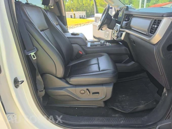 2024 Ford Expedition XLT - miniatura 16
