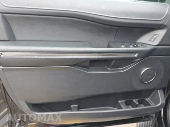 2024 Ford Expedition XLT - miniatura 9