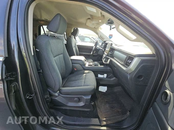 2024 Ford Expedition XLT - miniatura 8