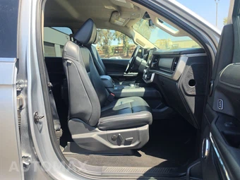 2024 Ford Expedition XLT - miniatura 8