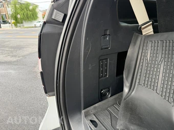 2024 Ford Expedition XLT - miniatura 26
