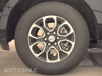 2024 Ford Expedition XLT - miniatura 9