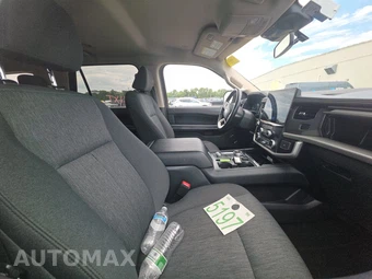 2024 Ford Expedition XLT - miniatura 8
