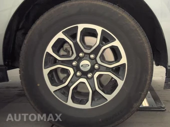 2024 Ford Expedition XLT - miniatura 10