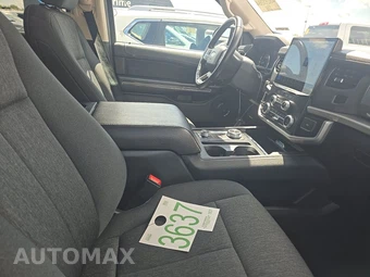 2024 Ford Expedition XLT - miniatura 8