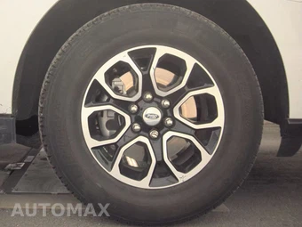 2024 Ford Expedition XLT - miniatura 10