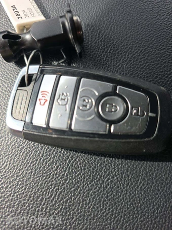 2024 Ford Expedition XLT - miniatura 5