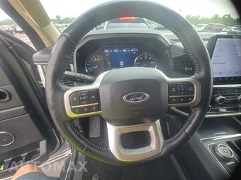 2024 Ford Expedition XLT - miniatura 10