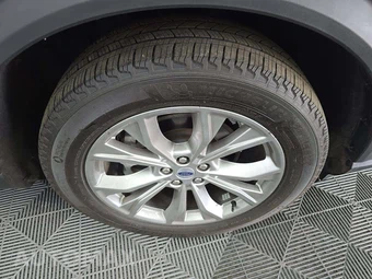 2024 Ford Explorer Limited - miniatura 24