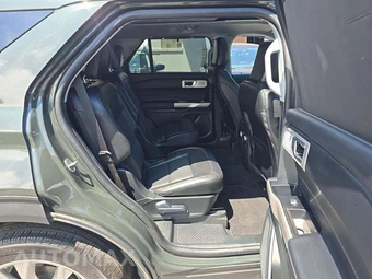 2024 Ford Explorer Limited - miniatura 17