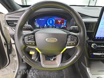 2024 Ford Explorer Platinum - miniatura 10