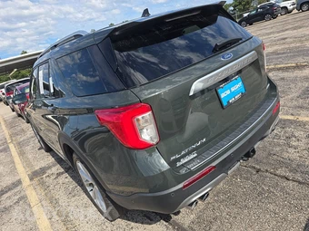 2024 Ford Explorer Platinum - miniatura 2