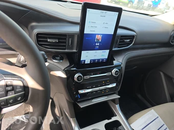 2024 Ford Explorer Platinum - miniatura 6