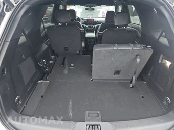 2024 Ford Explorer ST-Line - miniatura 16