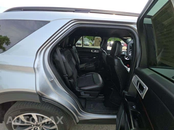 2024 Ford Explorer ST-Line - miniatura 17
