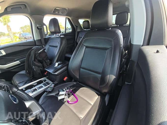 2024 Ford Explorer XLT - miniatura 3