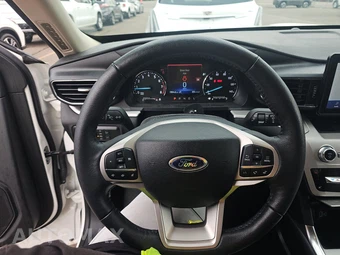 2024 Ford Explorer XLT - miniatura 10