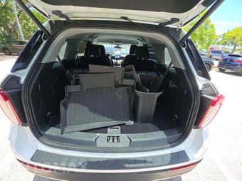 2024 Ford Explorer XLT - miniatura 15