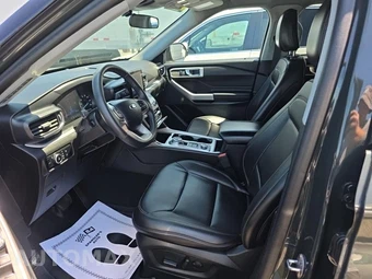2024 Ford Explorer XLT - miniatura 7
