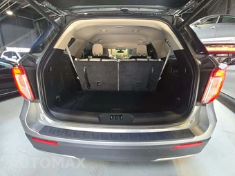 2024 Ford Explorer XLT - miniatura 15
