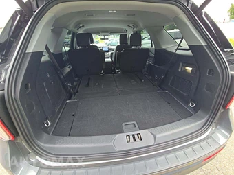 2024 Ford Explorer XLT - miniatura 15