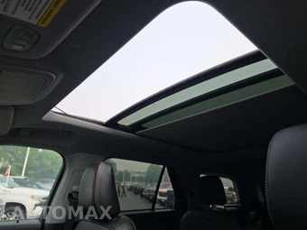 2024 Ford Explorer XLT - miniatura 8