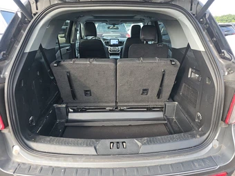 2024 Ford Explorer XLT - miniatura 11