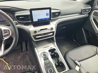 2024 Ford Explorer XLT - miniatura 10