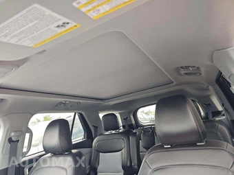 2024 Ford Explorer XLT - miniatura 11
