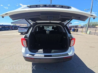 2024 Ford Explorer XLT - miniatura 12