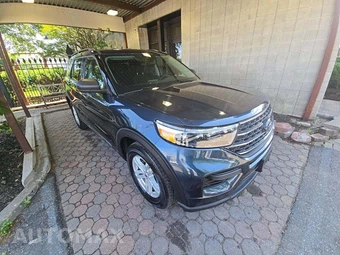 2024 Ford Explorer XLT - miniatura 4