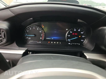 2024 Ford Explorer XLT - miniatura 12