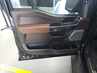 2024 Ford F-150 Hybrid King Ranch Crew Cab Short Bed - miniatura 9