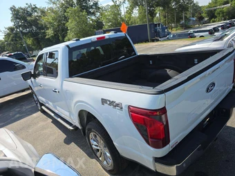 2024 Ford F-150 Hybrid XLT Crew Cab Short Bed - miniatura 2