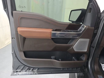 2024 Ford F-150 King Ranch Crew Cab Short Bed - miniatura 9