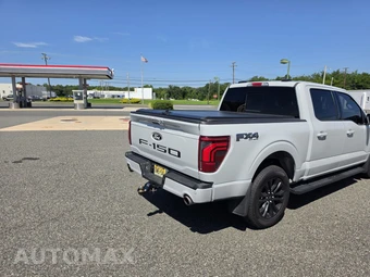2024 Ford F-150 Lariat Crew Cab Short Bed - miniatura 7