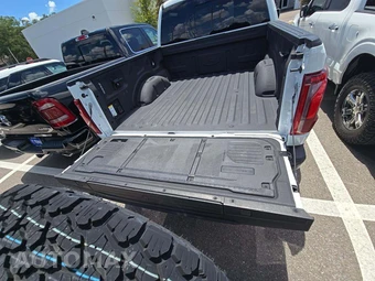 2024 Ford F-150 Raptor Crew Cab Short Bed - miniatura 14