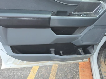 2024 Ford F-150 XLT Crew Cab Medium Bed - miniatura 9
