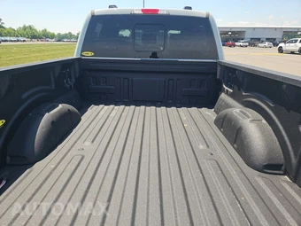 2024 Ford F-150 XLT Crew Cab Medium Bed - miniatura 16