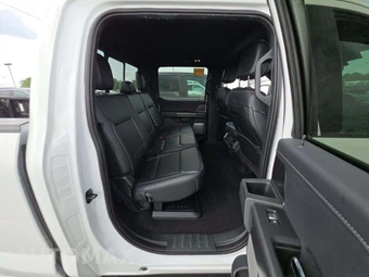 2024 Ford F-150 XLT Crew Cab Medium Bed - miniatura 16