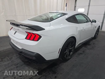 2024 Ford Mustang Dark Horse Coupe - miniatura 4