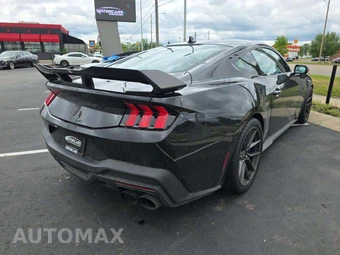 2024 Ford Mustang Dark Horse Coupe – miniatura 3