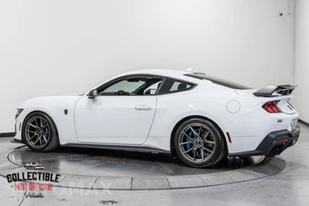 2024 Ford Mustang Dark Horse Coupe - miniatura 13