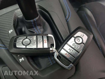 2024 Ford Mustang Dark Horse Coupe - miniatura 8